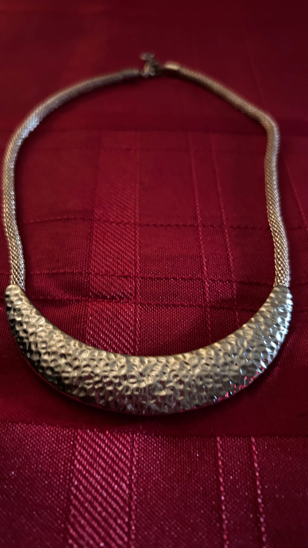 gold-tone choker