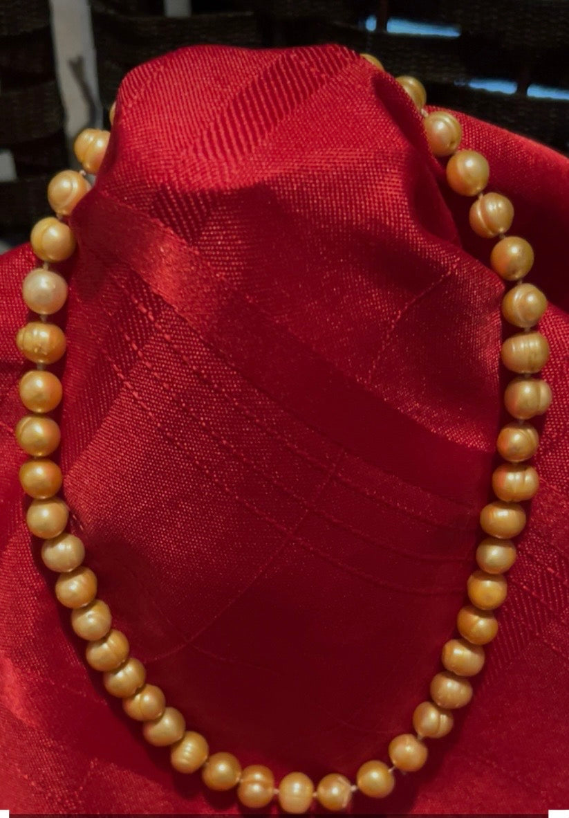 vintage coral bead necklace