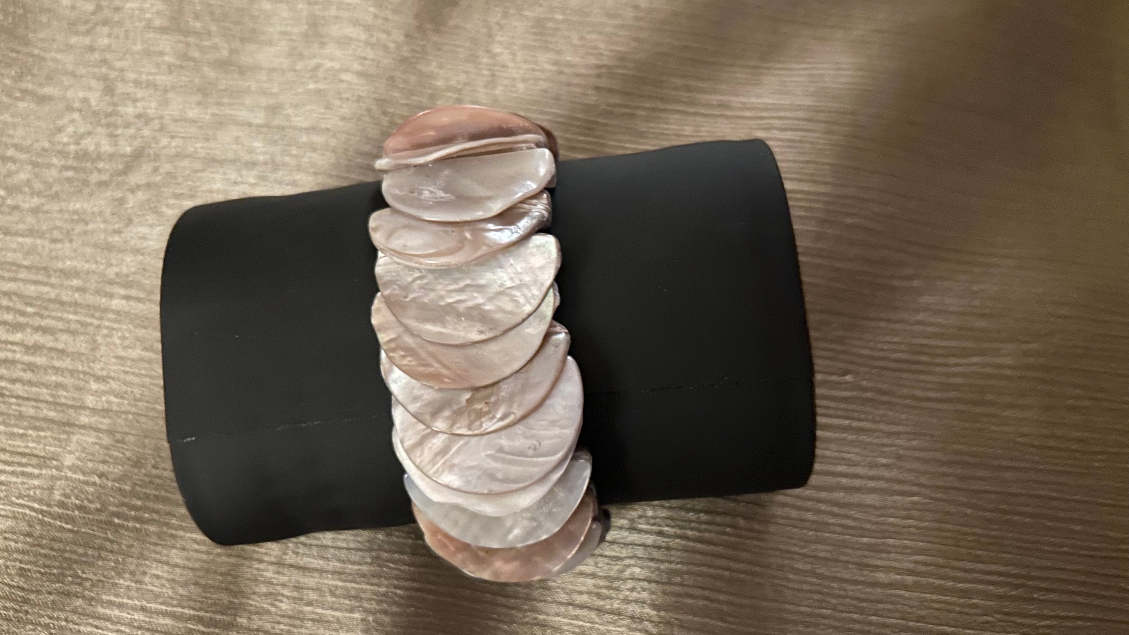 Oyster Shell Stretche bracelet