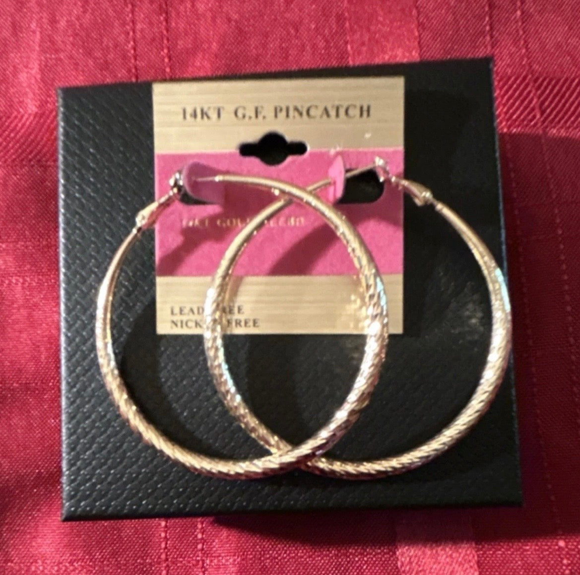 14k Yellow Gold Hoop Earrings
Pincatch Lead-Free Nickel-Free
Round Style