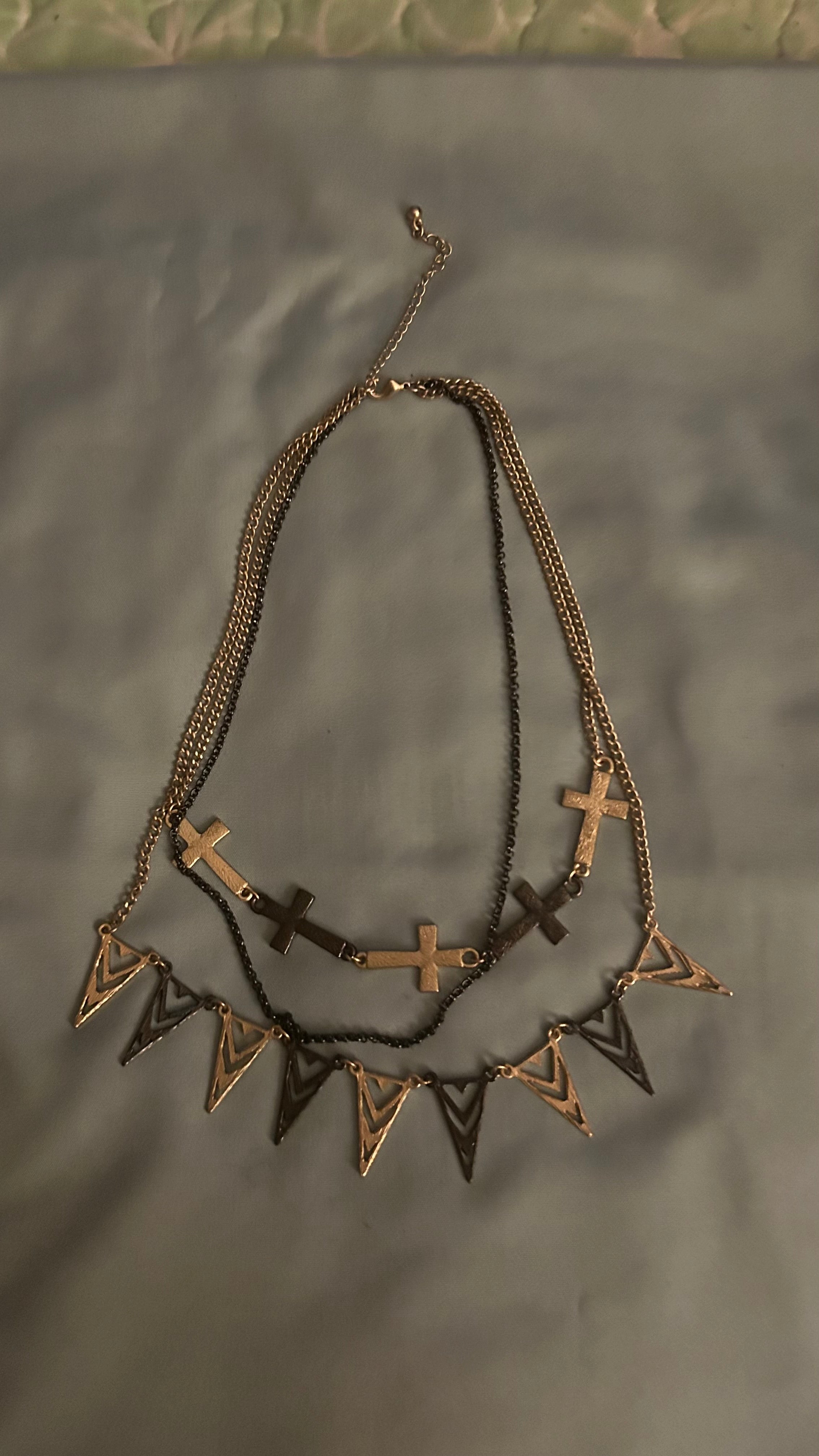 Layer statement necklace