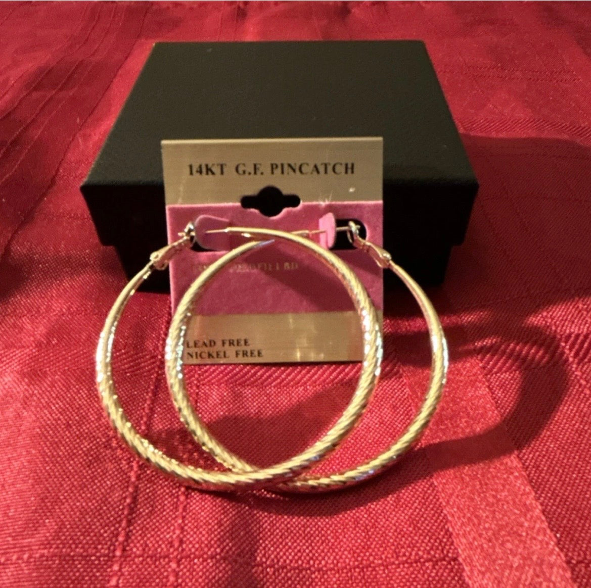 14k Yellow Gold Hoop Earrings
Pincatch Lead-Free Nickel-Free
Round Style