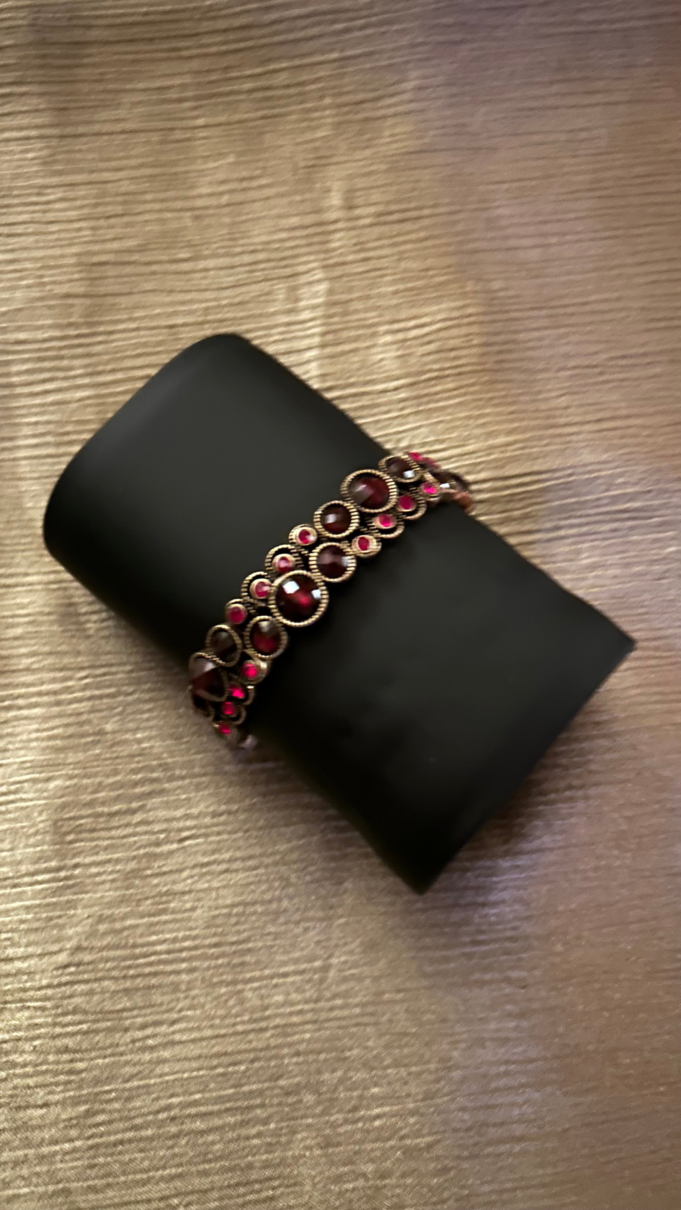 Gold-tone stretch bracelet