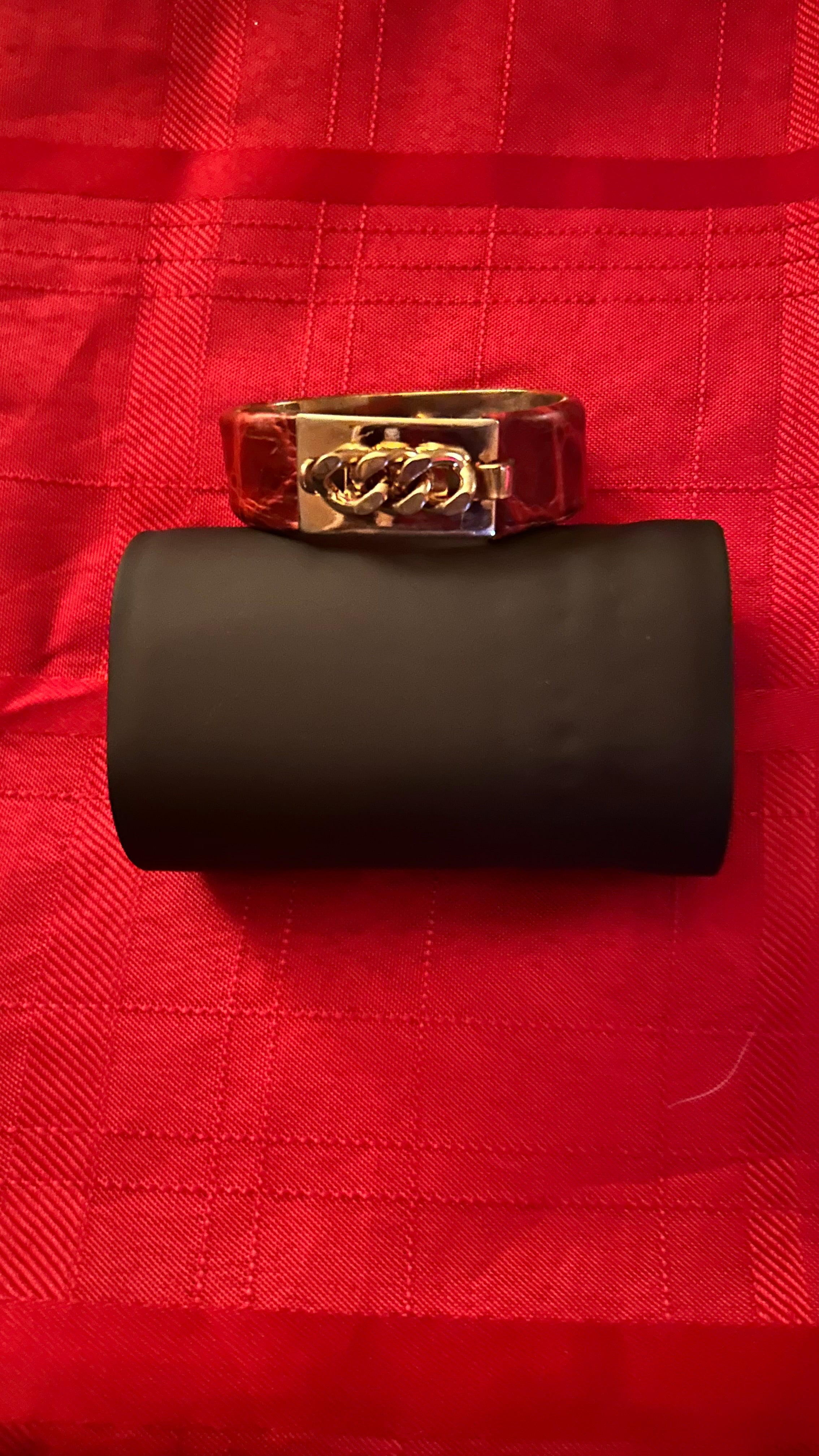 vintage Italian hinged bangle