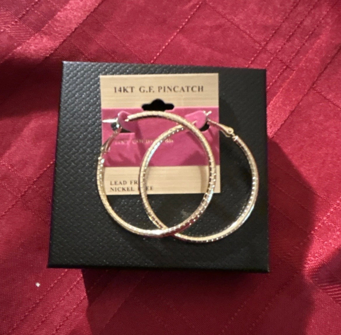 14kt Gold Filled Hoop Earrings
Gold Pin Catch Lead-Free Nickel-
Free Round 

Message