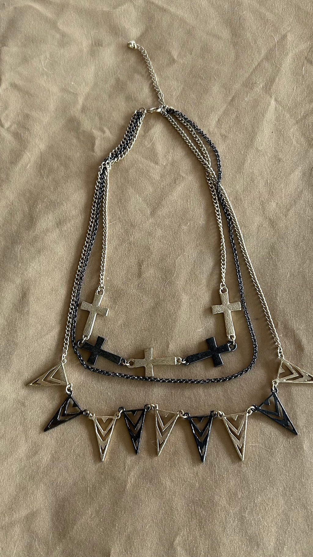 Layer statement necklace